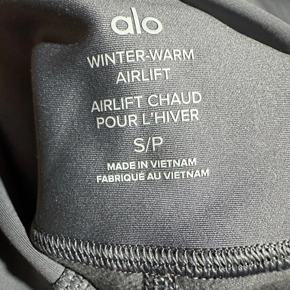 ALO Yoga cozy black